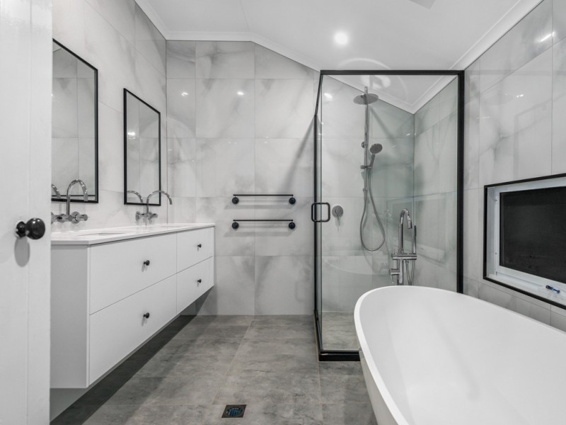 54 Linton Street, Kangaroo Point QLD 4169