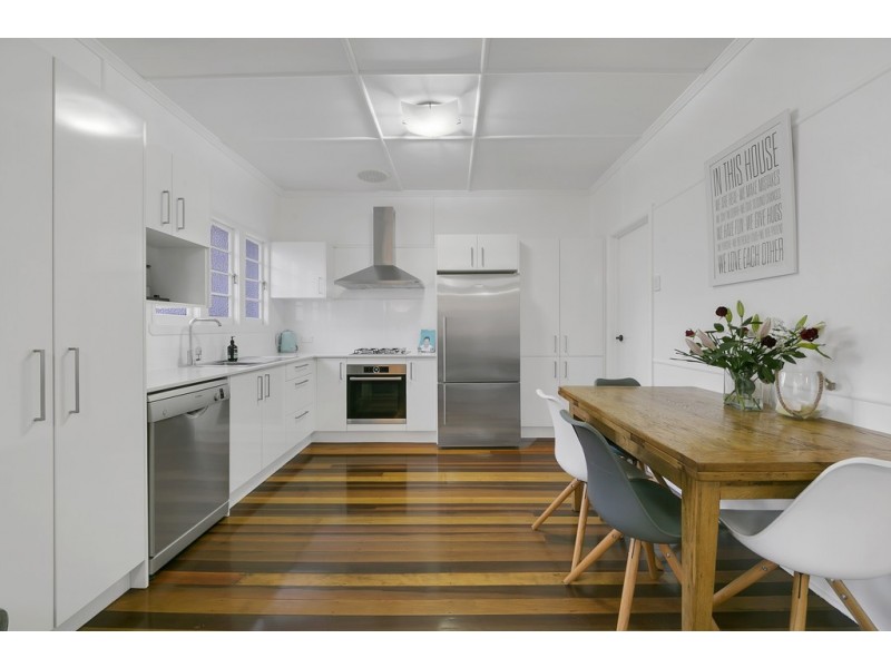 77 Grosvenor Street, Morningside QLD 4170