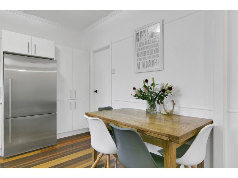 77 Grosvenor Street, Morningside QLD 4170