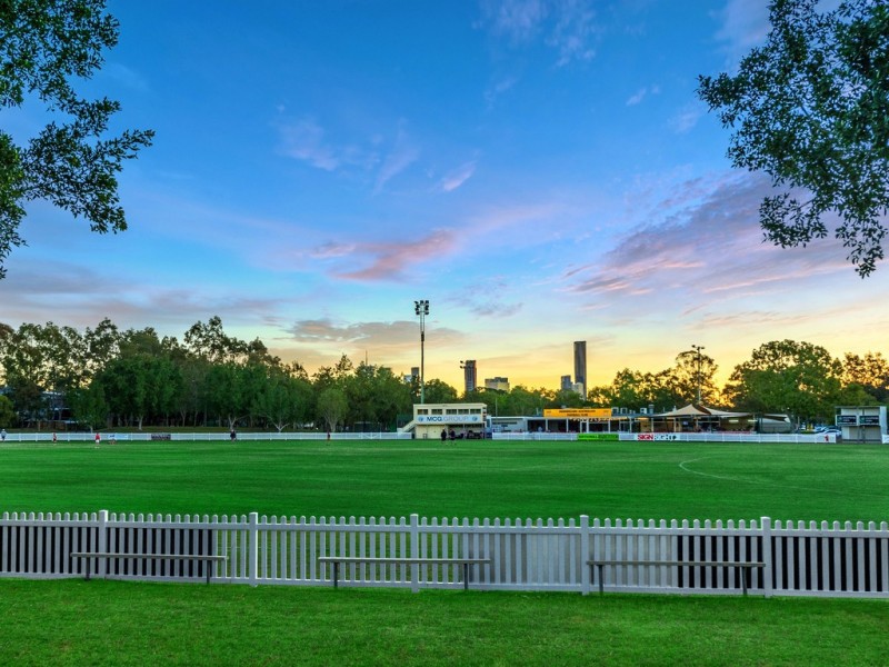 77 Grosvenor Street, Morningside QLD 4170