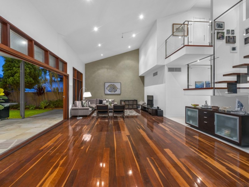 27 Mcdonald Street, Hawthorne QLD 4171