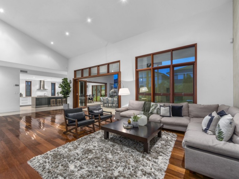 27 Mcdonald Street, Hawthorne QLD 4171