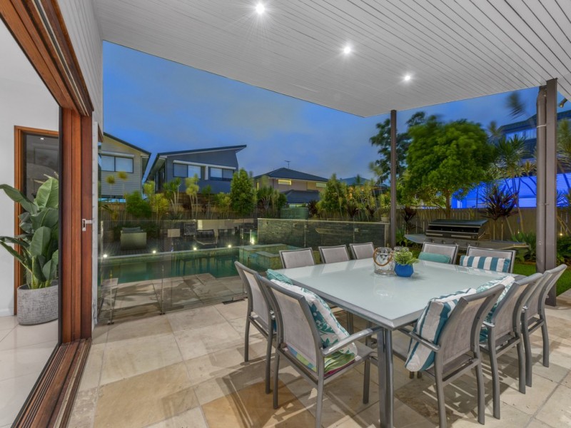 27 Mcdonald Street, Hawthorne QLD 4171