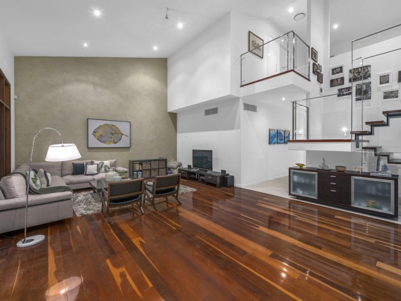 27 Mcdonald Street, Hawthorne QLD 4171