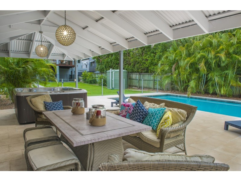 33 Bodalla Street, Norman Park QLD 4170