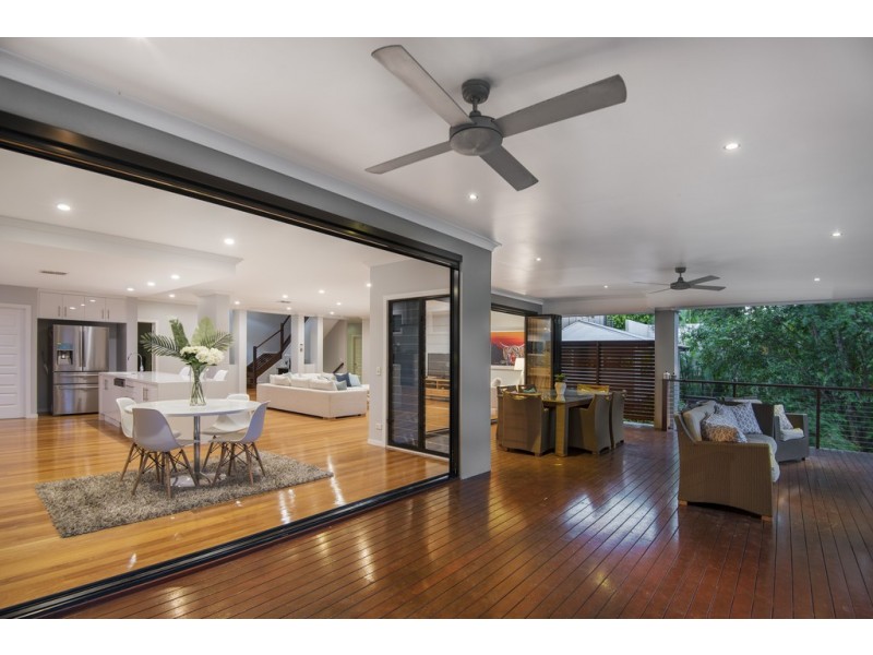 33 Bodalla Street, Norman Park QLD 4170