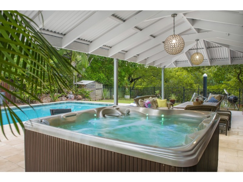 33 Bodalla Street, Norman Park QLD 4170