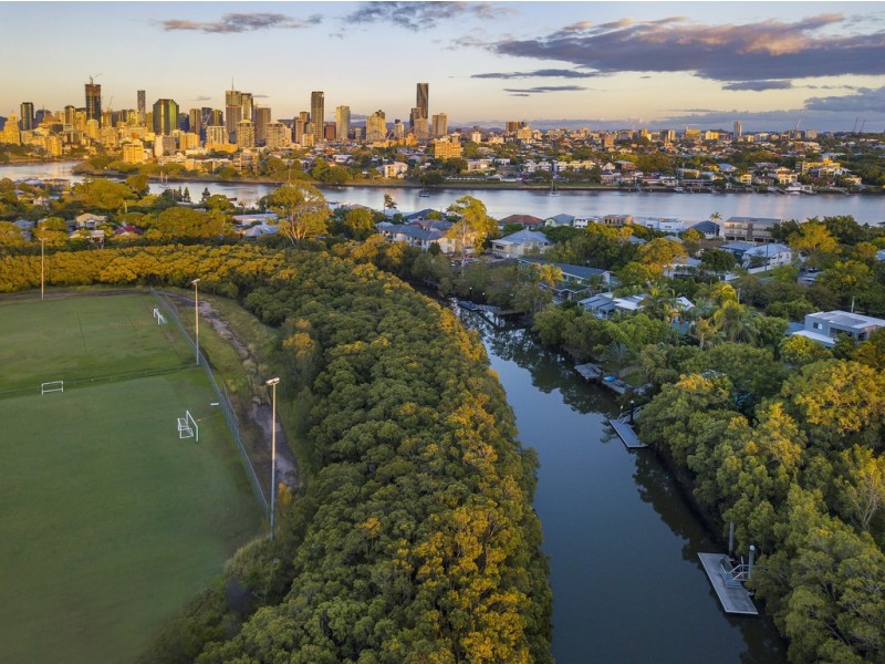 33 Bodalla Street, Norman Park QLD 4170