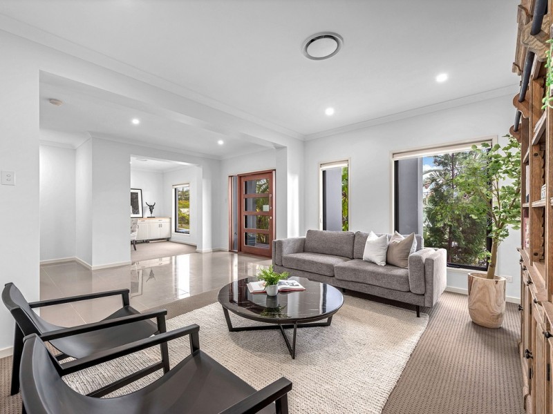 80 Porteus Drive, Seven Hills QLD 4170