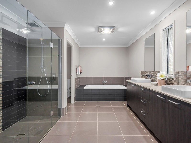 80 Porteus Drive, Seven Hills QLD 4170