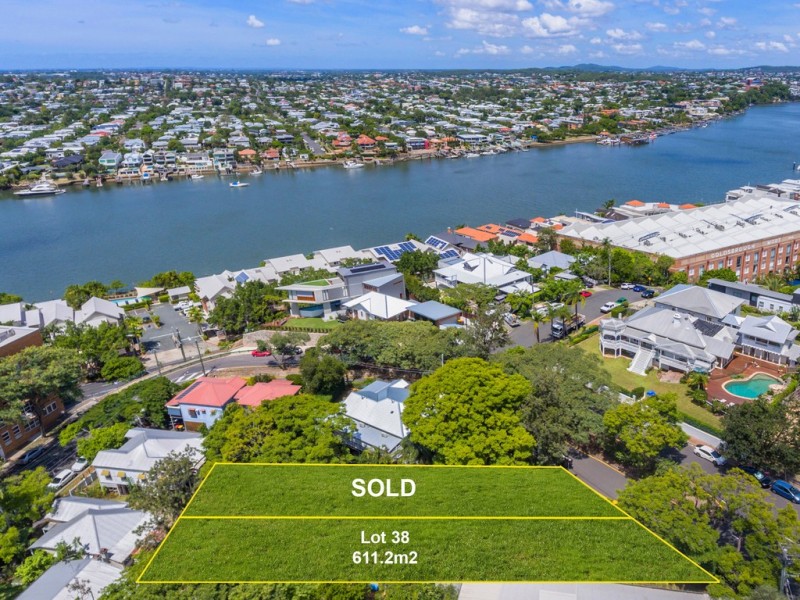 16 Walker Avenue, Teneriffe QLD 4005