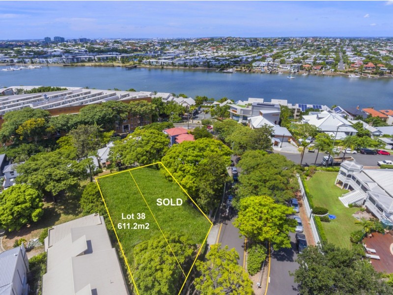 16 Walker Avenue, Teneriffe QLD 4005