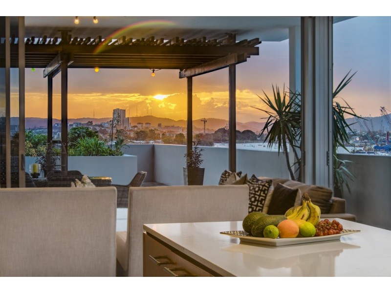 37 Harbour Road, Hamilton QLD 4007