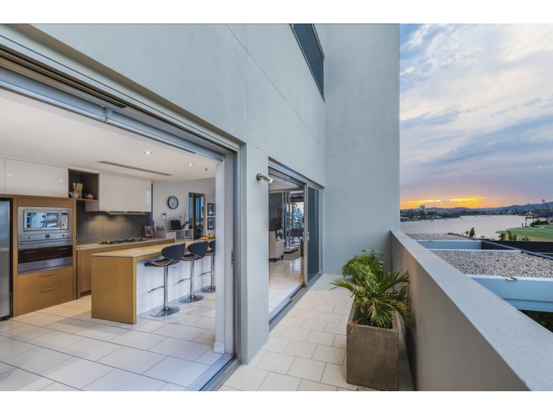 37 Harbour Road, Hamilton QLD 4007