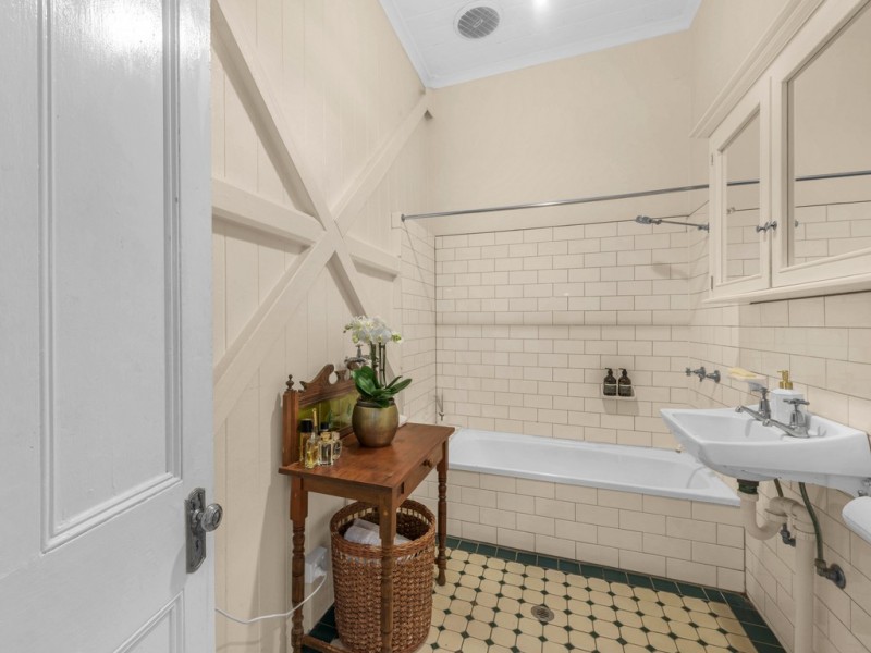 10 Bowler Street, Paddington QLD 4064