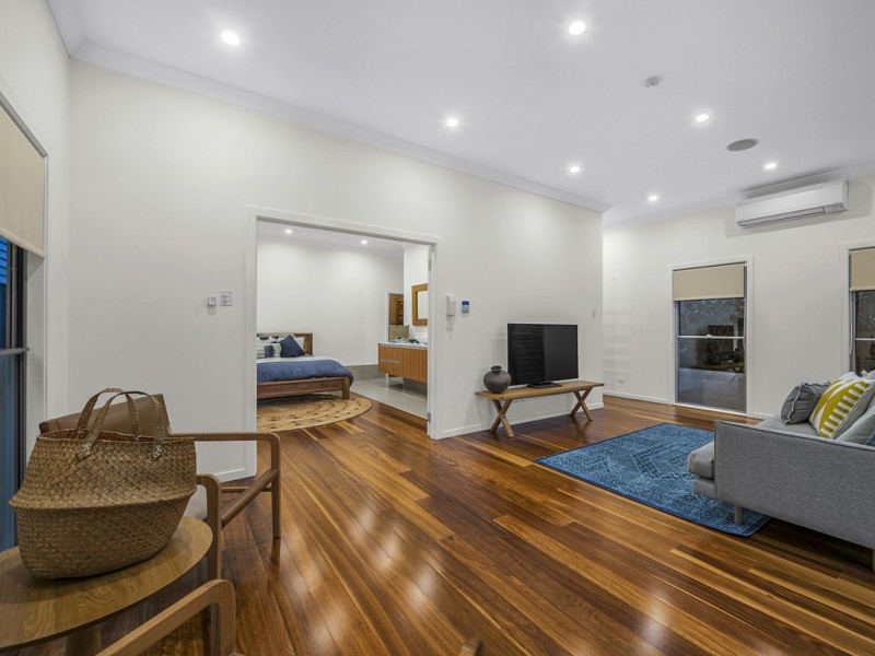 33 Agnes Street, Auchenflower QLD 4066