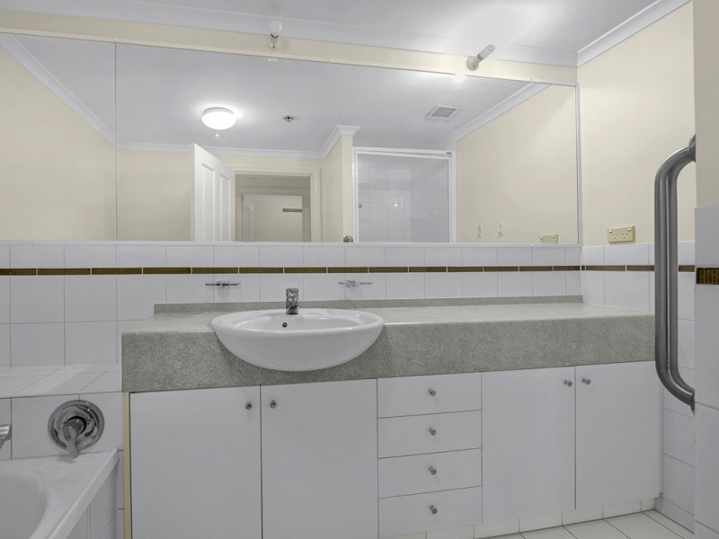 27/23 Harbour Road, Hamilton QLD 4007