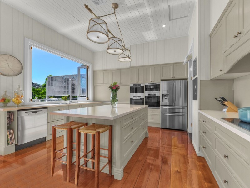 28 Queens Road, Hamilton QLD 4007