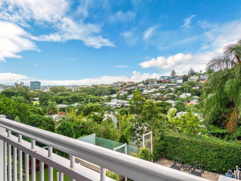 28 Queens Road, Hamilton QLD 4007