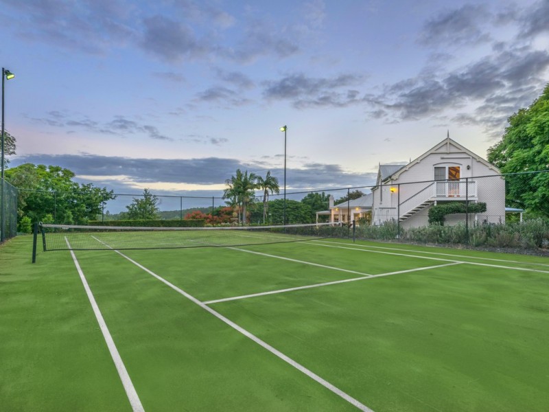 249 Upper Brookfield Road, Upper Brookfield QLD 4069