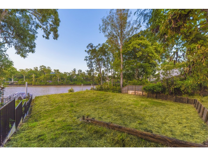 19 Longman Terrace, Chelmer QLD 4068
