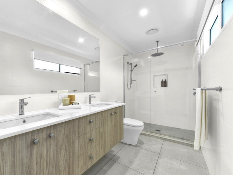 2 Golden Square, Hendra QLD 4011