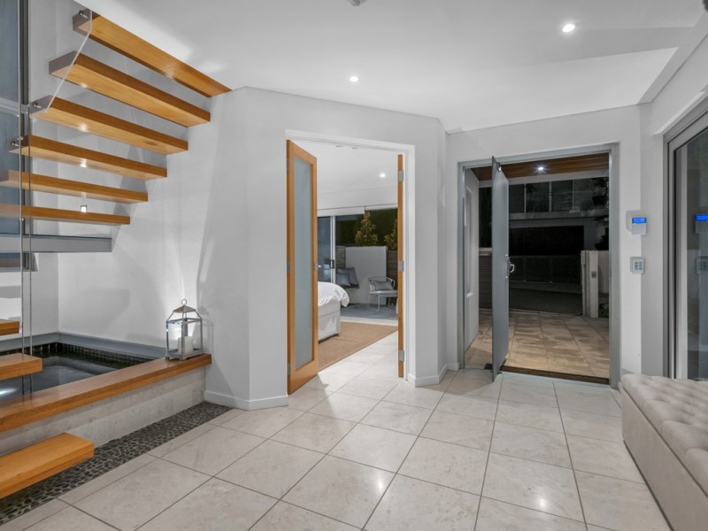 14 Midvale Lane, Teneriffe QLD 4005