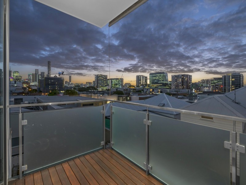 14 Midvale Lane, Teneriffe QLD 4005