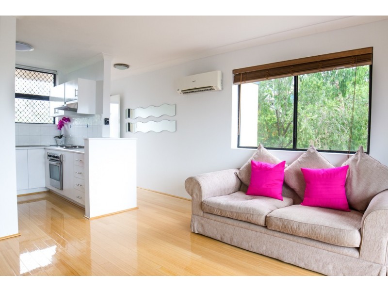 2/8 Oxenham Street, Nundah QLD 4012