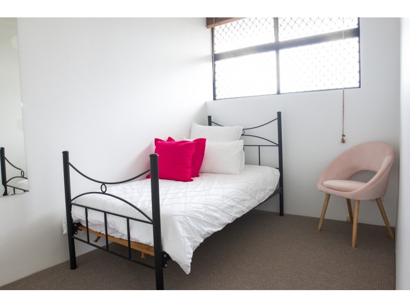 2/8 Oxenham Street, Nundah QLD 4012