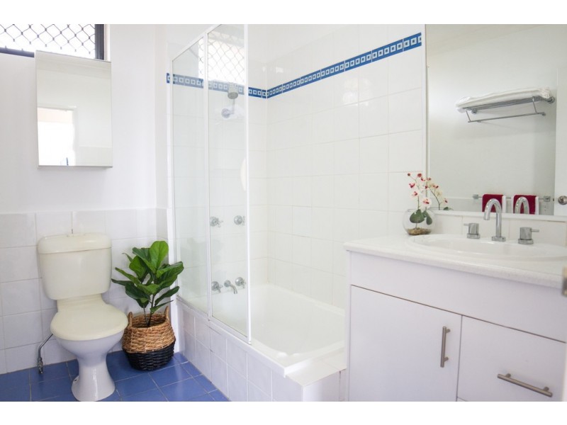 2/8 Oxenham Street, Nundah QLD 4012