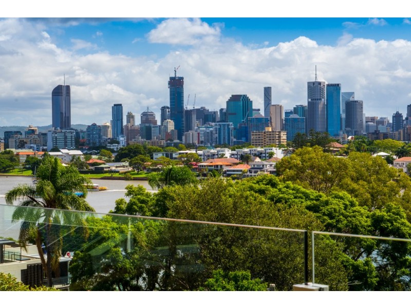 126 Wynnum Road, Norman Park QLD 4170