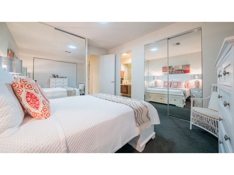 126 Wynnum Road, Norman Park QLD 4170