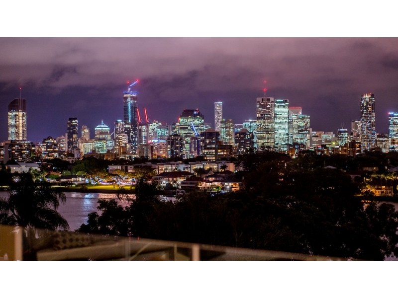 126 Wynnum Road, Norman Park QLD 4170