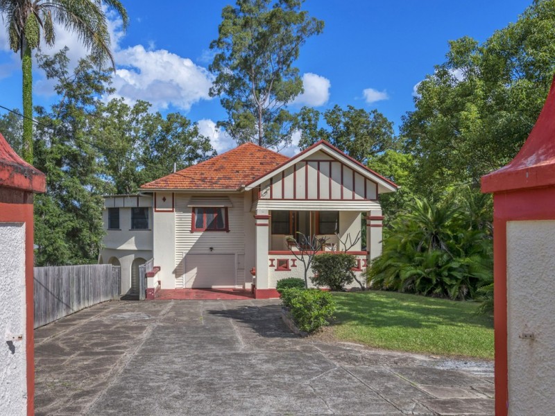 95 Bank Road, Graceville QLD 4075