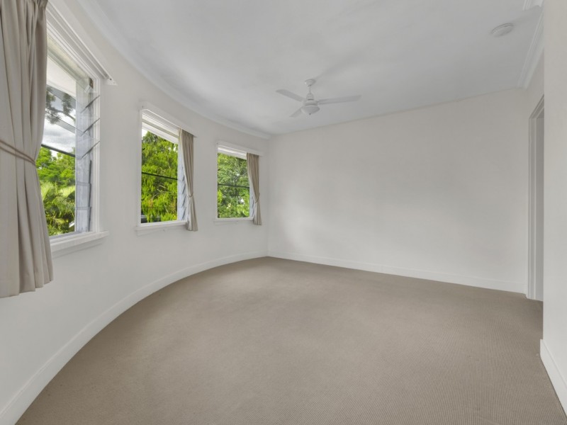 95 Bank Road, Graceville QLD 4075