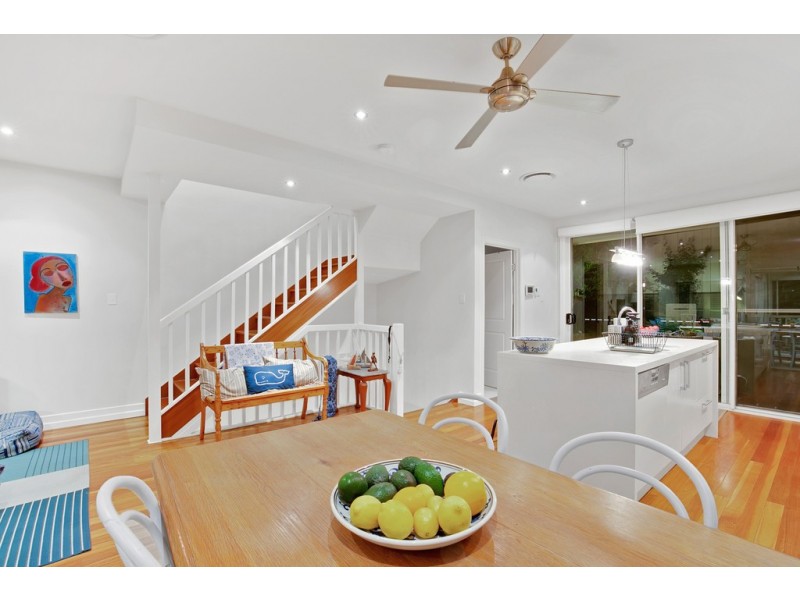 53 Thackeray Street, Norman Park QLD 4170