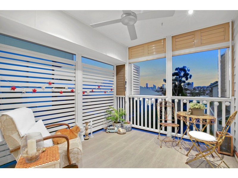 53 Thackeray Street, Norman Park QLD 4170