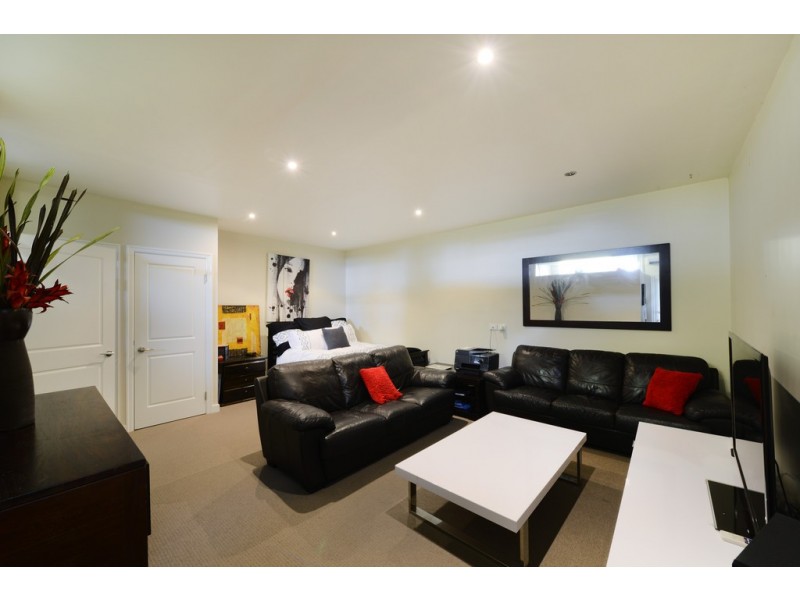 53 Thackeray Street, Norman Park QLD 4170