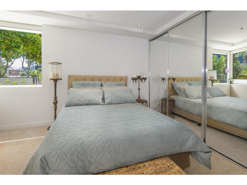 Infinity 37 Harbour Road, Hamilton QLD 4007