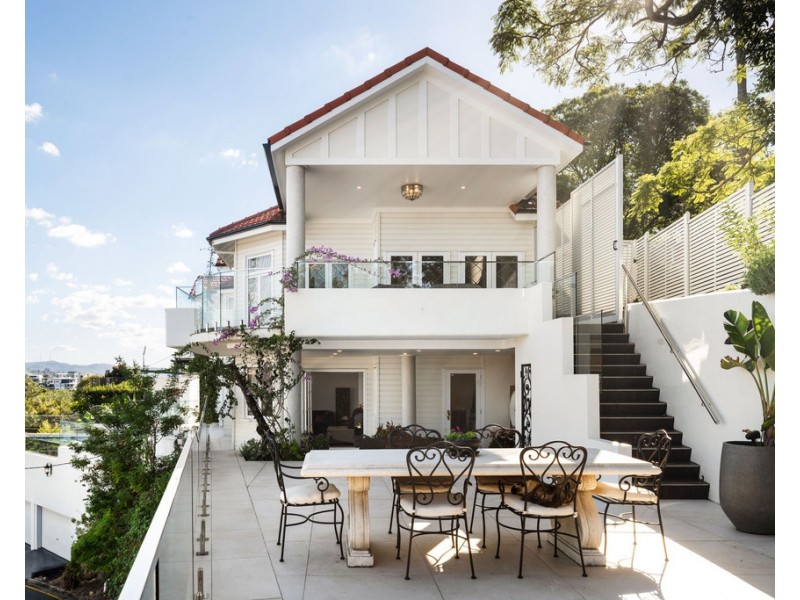 24 Hillside Crescent, Hamilton QLD 4007