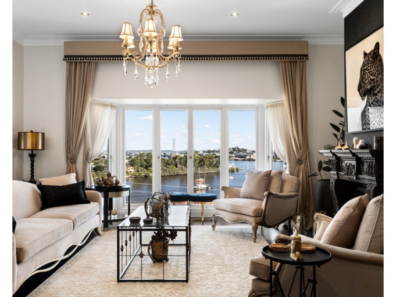 24 Hillside Crescent, Hamilton QLD 4007