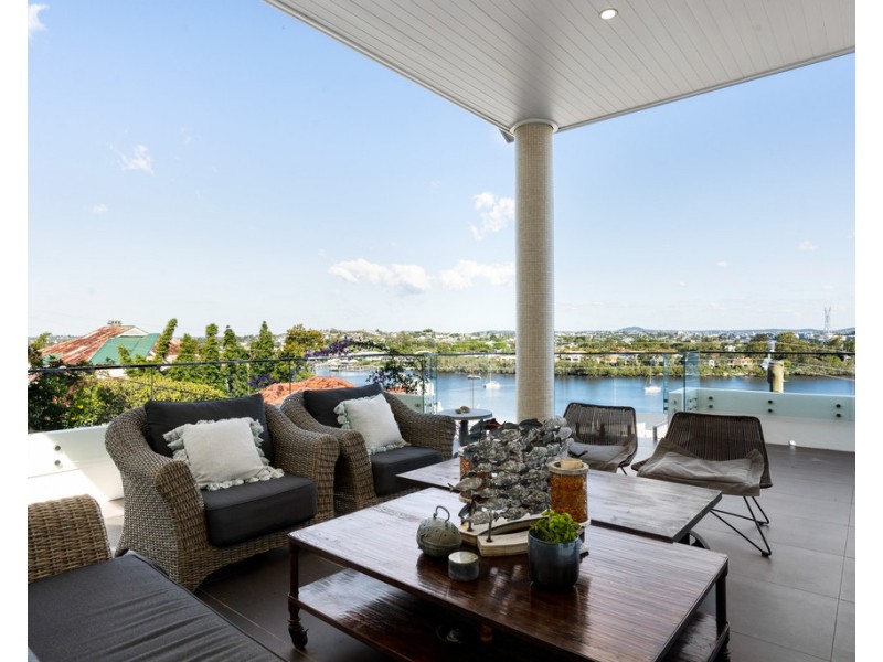 24 Hillside Crescent, Hamilton QLD 4007