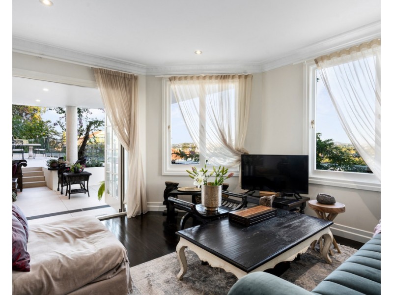 24 Hillside Crescent, Hamilton QLD 4007