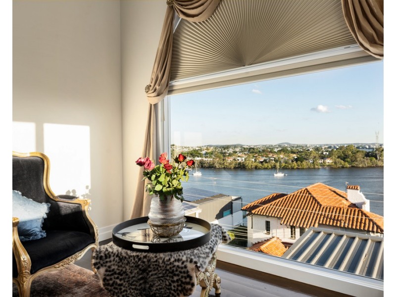 24 Hillside Crescent, Hamilton QLD 4007