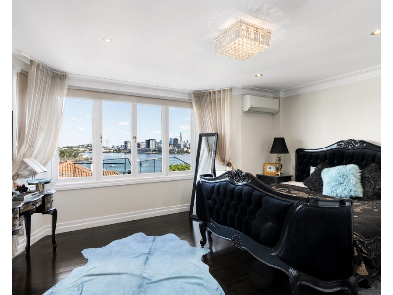 24 Hillside Crescent, Hamilton QLD 4007