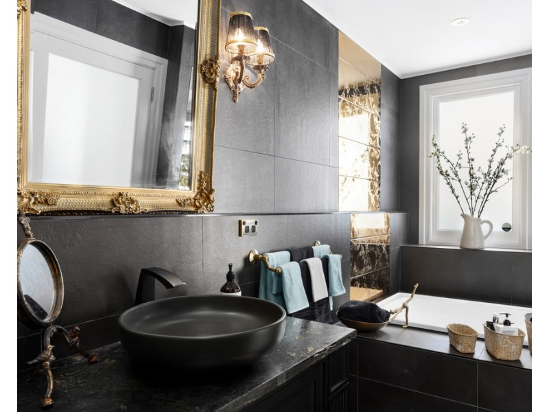 24 Hillside Crescent, Hamilton QLD 4007