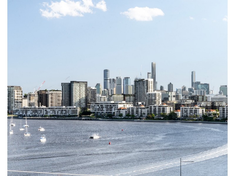 24 Hillside Crescent, Hamilton QLD 4007