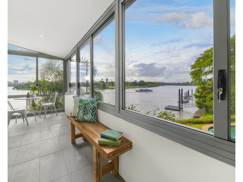 3/8 Sandford Street, St Lucia QLD 4067