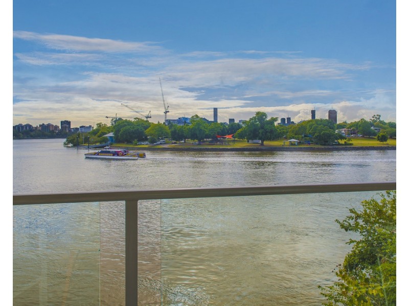 3/8 Sandford Street, St Lucia QLD 4067